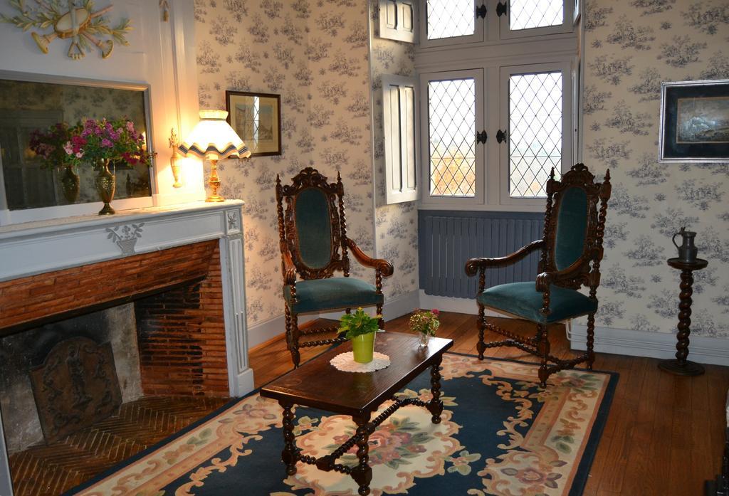 Château de Peufeilhoux Vallon-en-Sully Zimmer foto