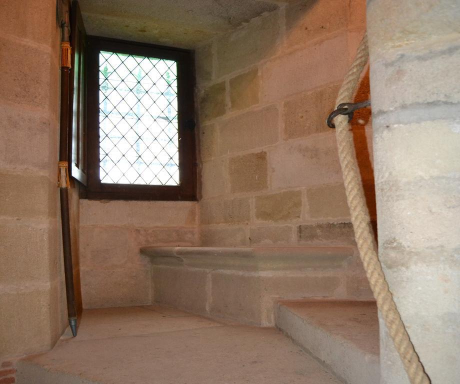 Château de Peufeilhoux Vallon-en-Sully Exterior foto