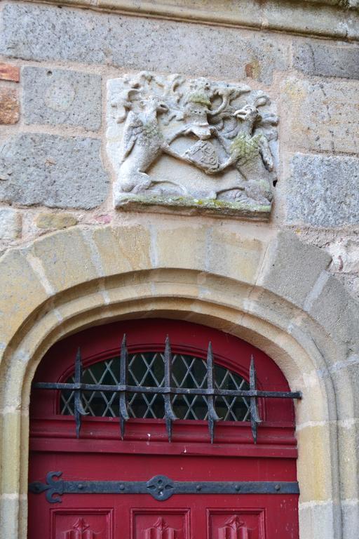 Château de Peufeilhoux Vallon-en-Sully Exterior foto