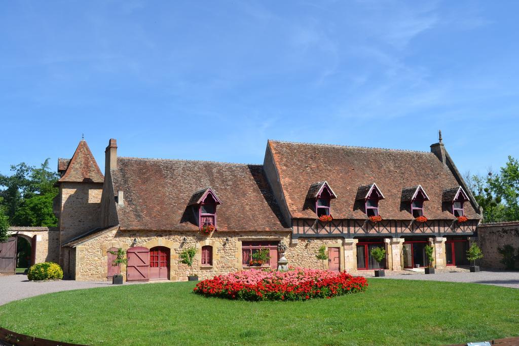 Château de Peufeilhoux Vallon-en-Sully Exterior foto